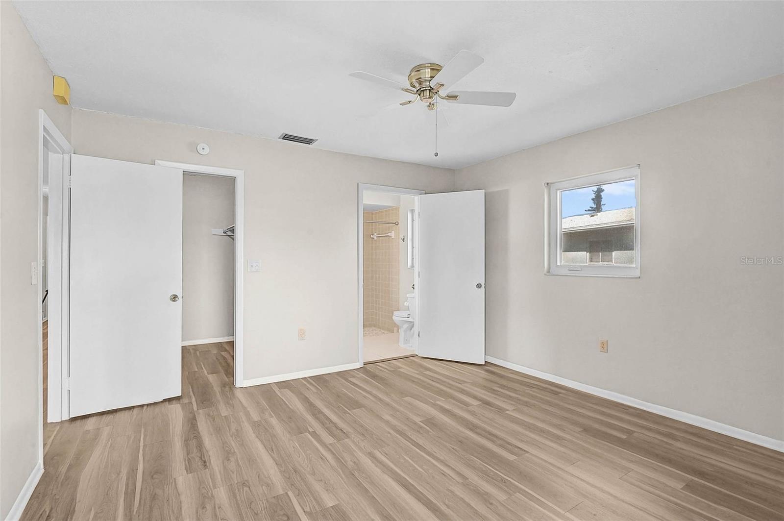 VILLAGE GREEN OF BRADENTON SEC 3 - Residential