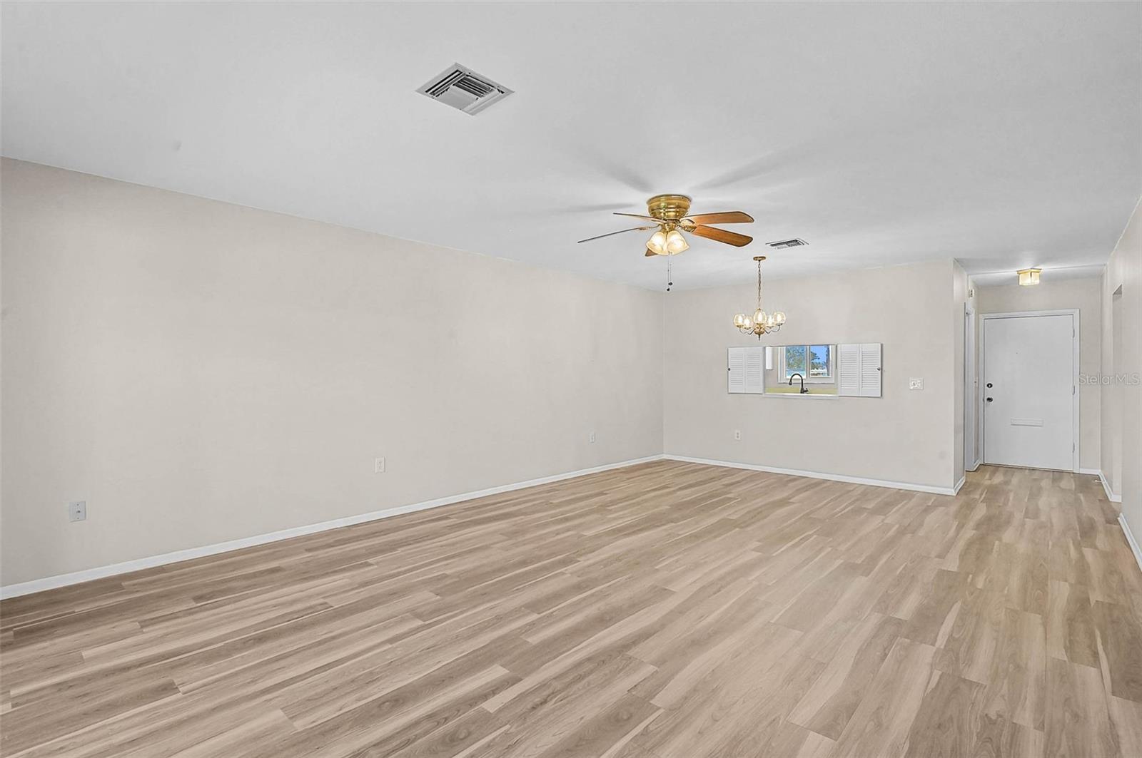 VILLAGE GREEN OF BRADENTON SEC 3 - Residential