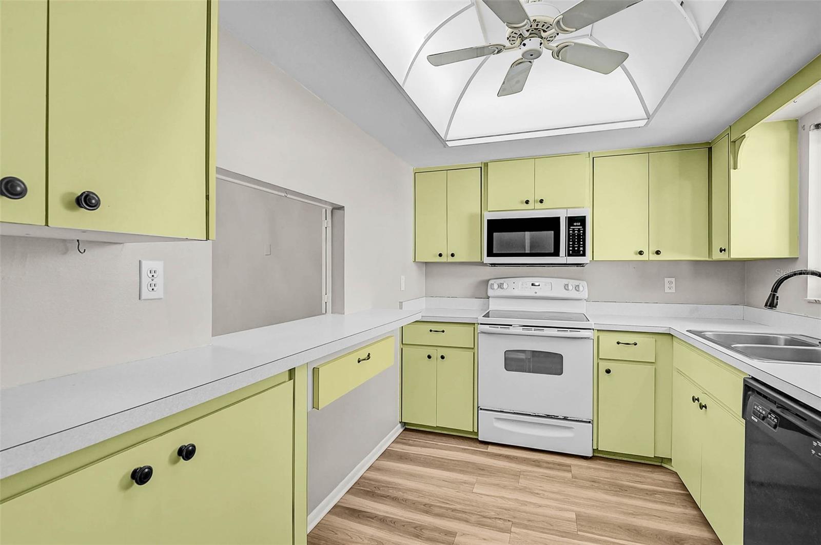 VILLAGE GREEN OF BRADENTON SEC 3 - Residential