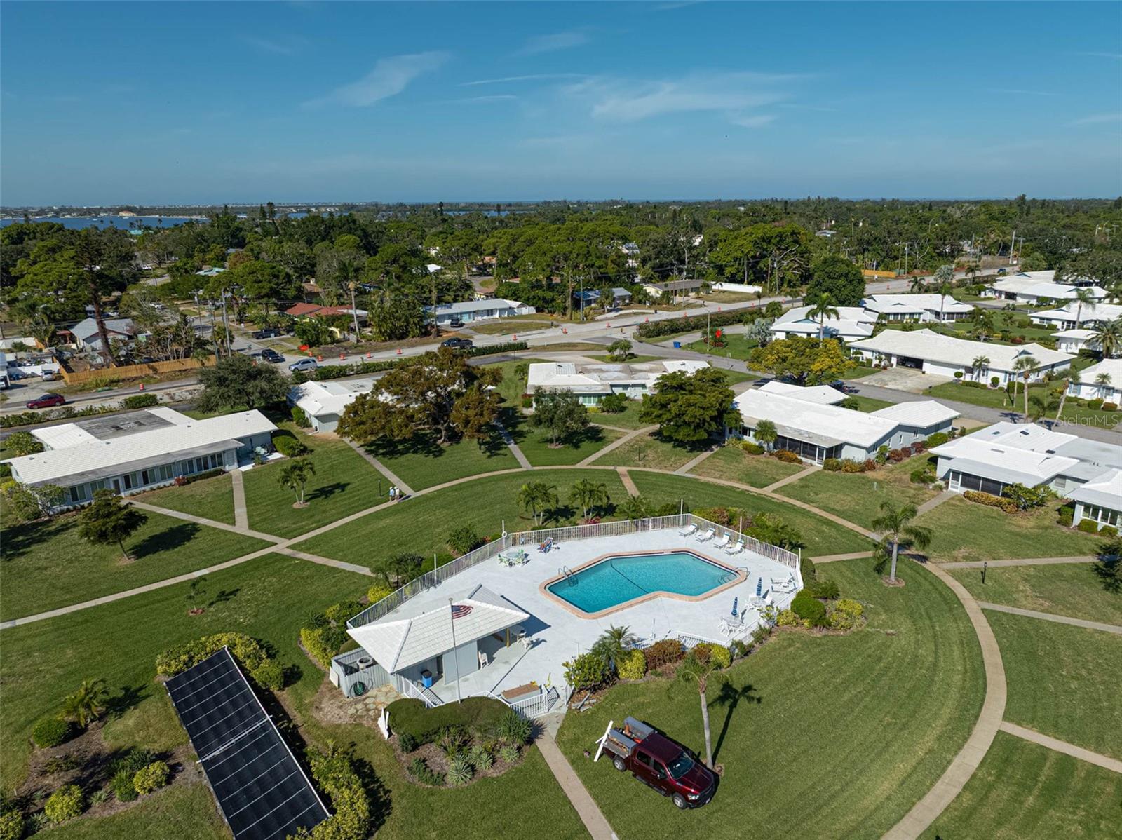 VILLAGE GREEN OF BRADENTON SEC 3 - Residential