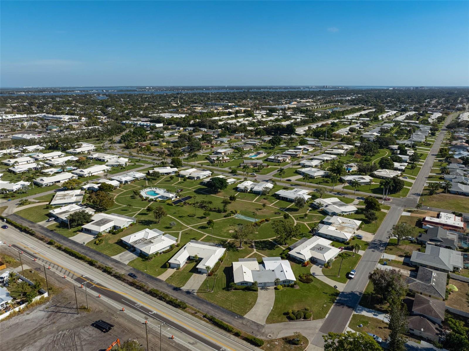 VILLAGE GREEN OF BRADENTON SEC 3 - Residential