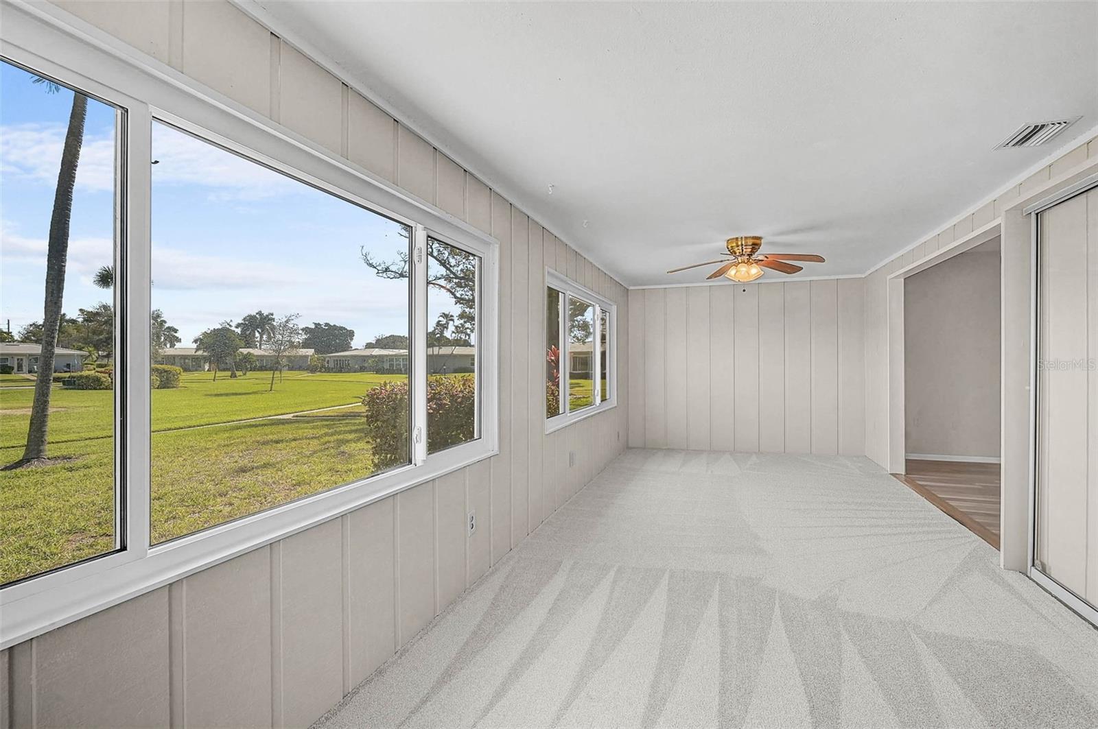 VILLAGE GREEN OF BRADENTON SEC 3 - Residential