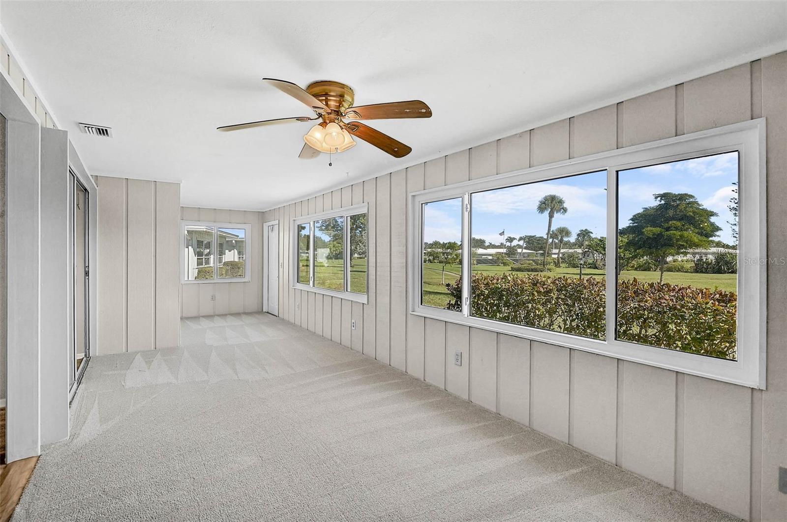 VILLAGE GREEN OF BRADENTON SEC 3 - Residential