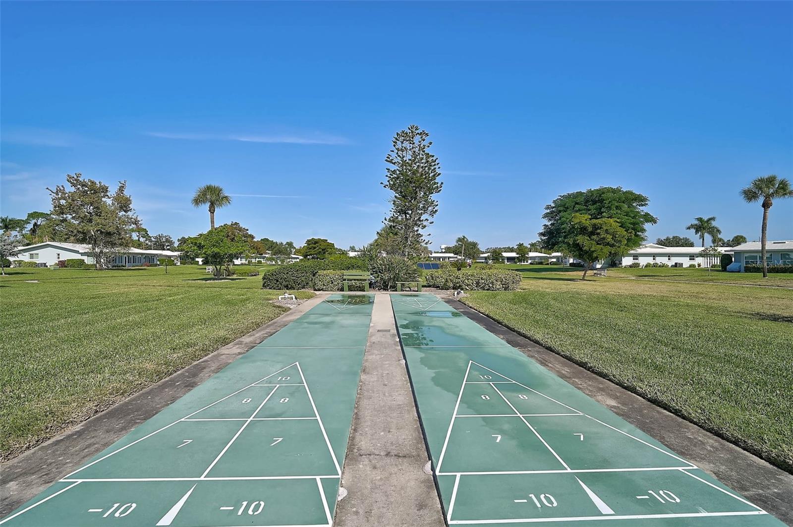 VILLAGE GREEN OF BRADENTON SEC 3 - Residential