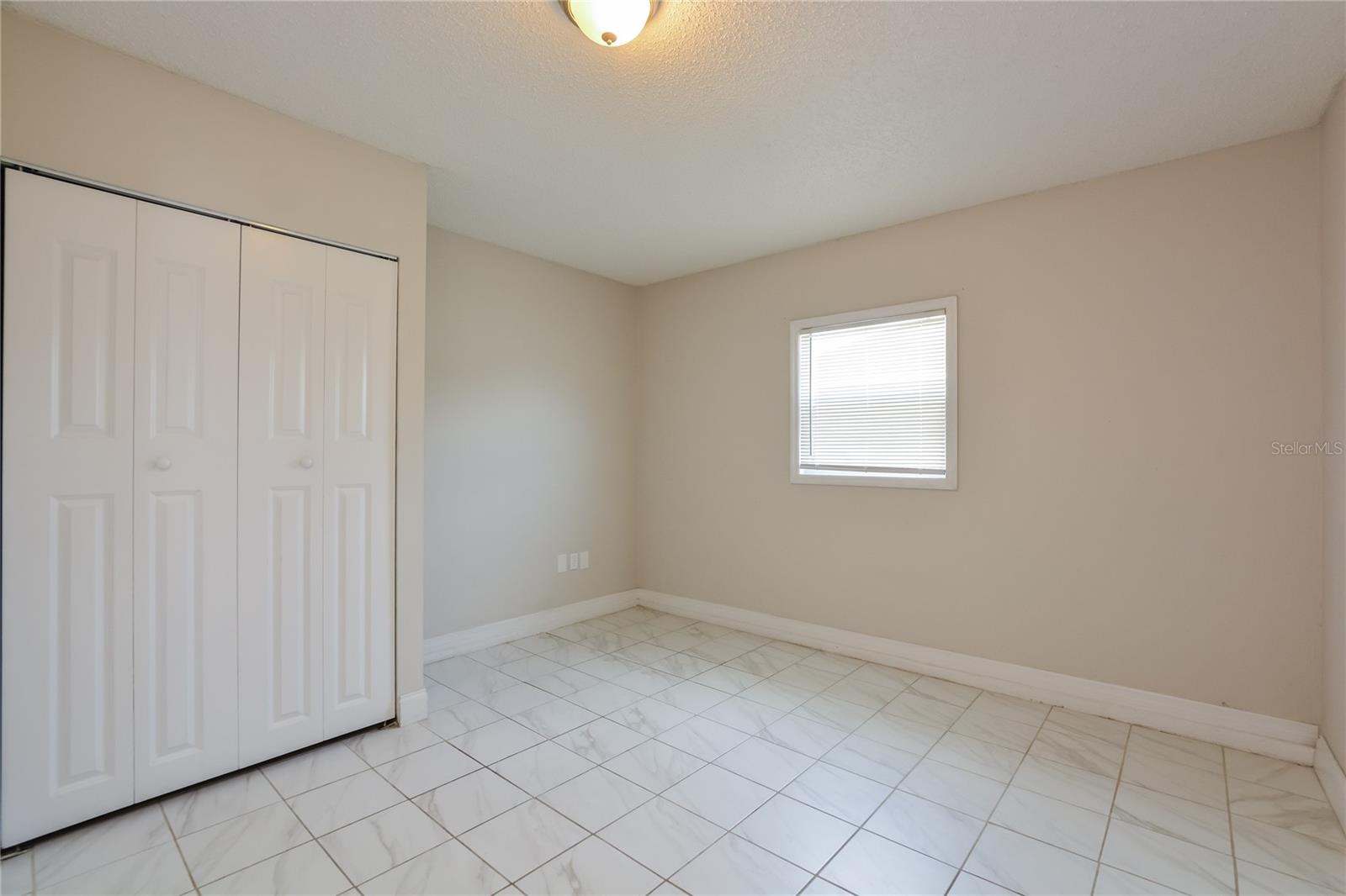 DELTONA LAKES UNIT 47 - Residential Lease