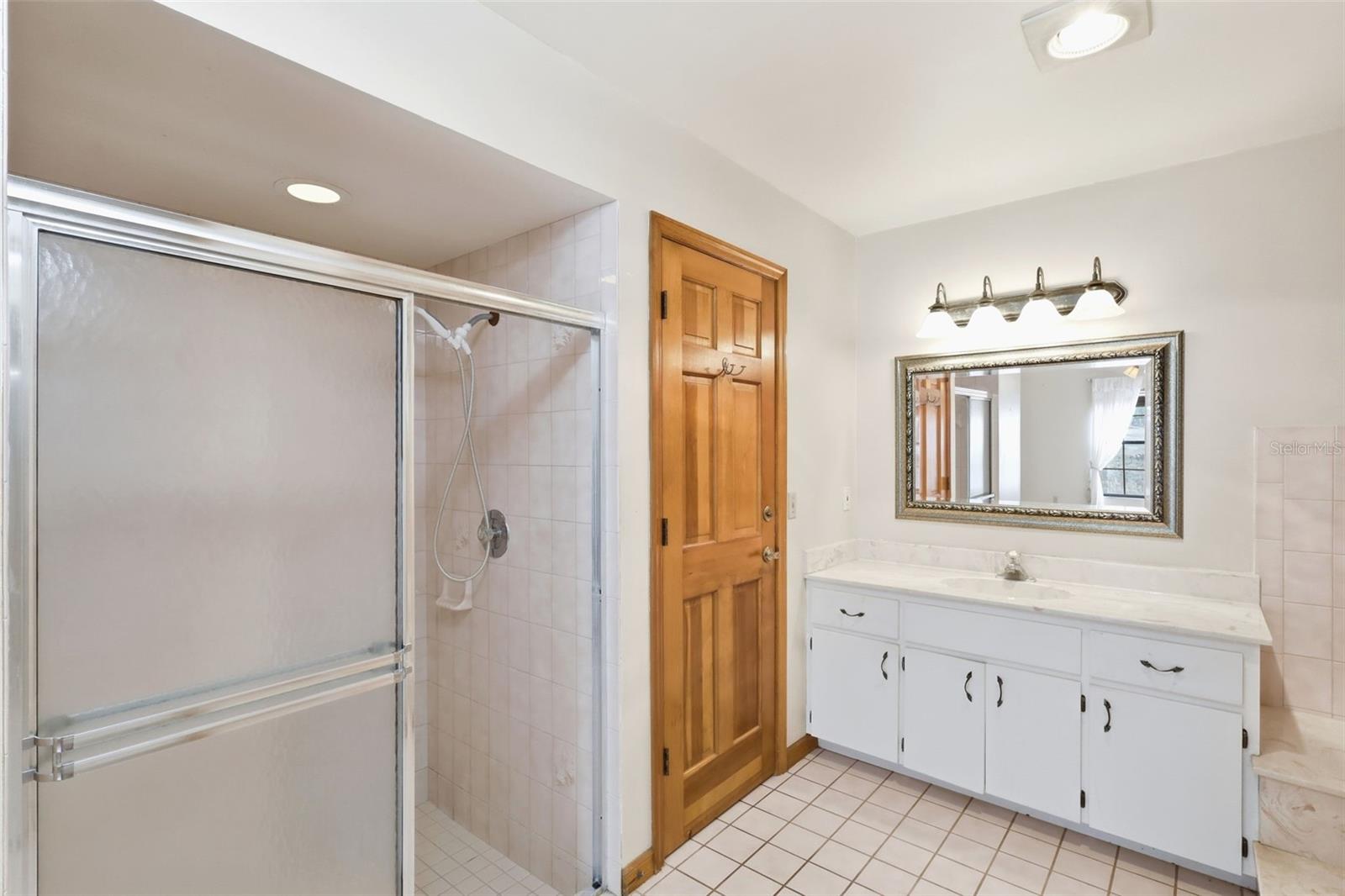 HIDDEN LAKE ESTATES - Residential