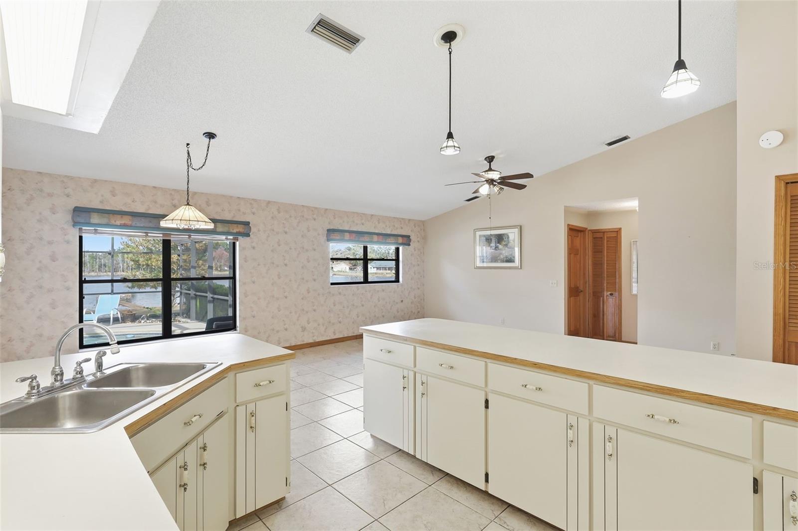 HIDDEN LAKE ESTATES - Residential