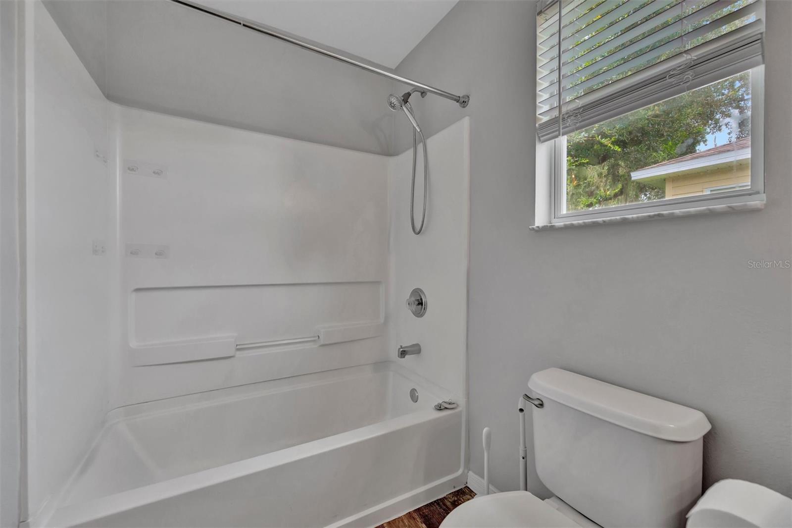 WEDGEWOOD TWNHMS - Residential