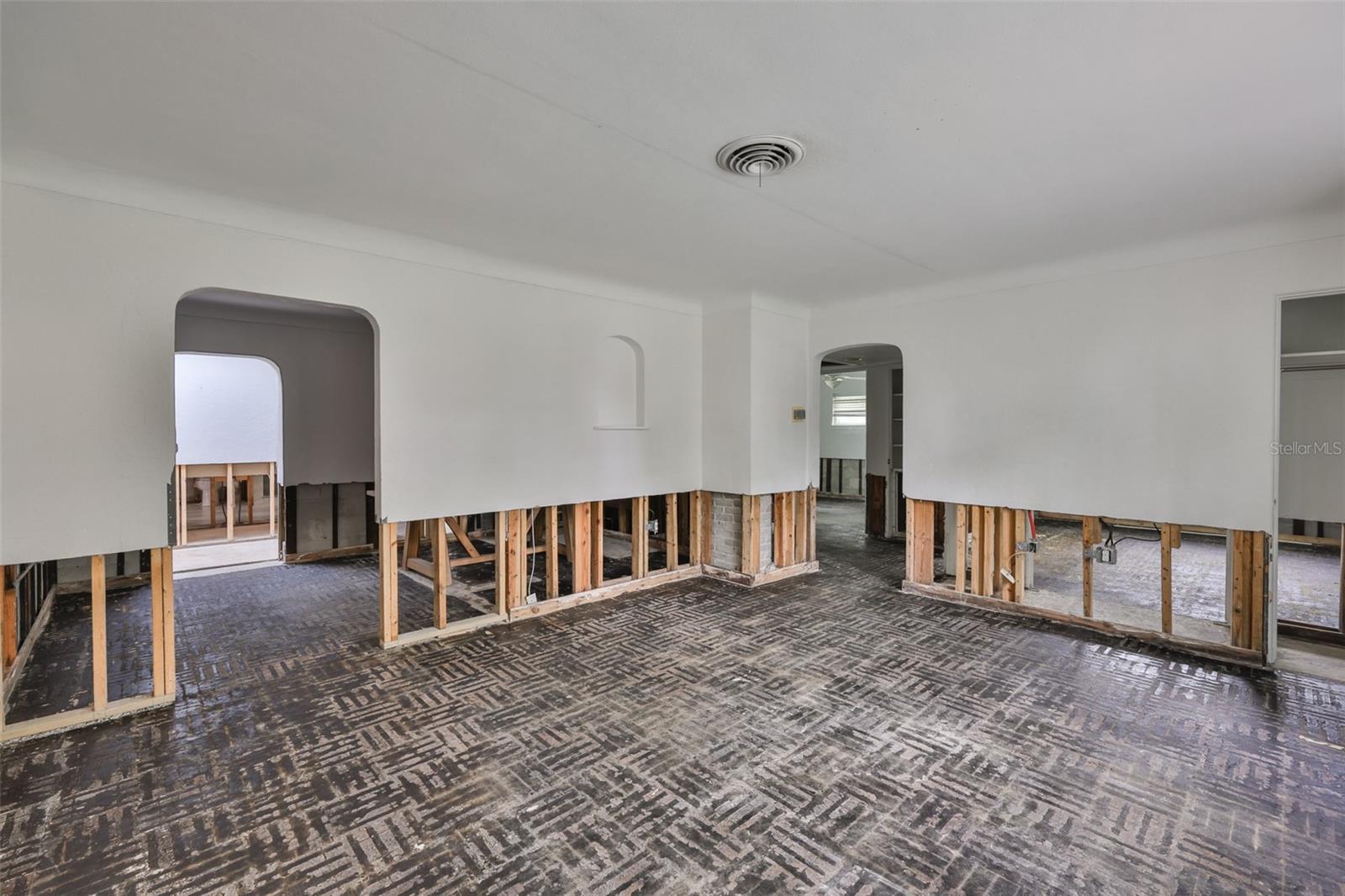 SNELL ISLE BRIGHTBAY - Residential