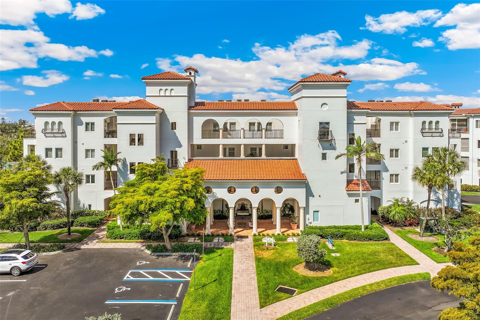 HACIENDA DEL MAR - Residential