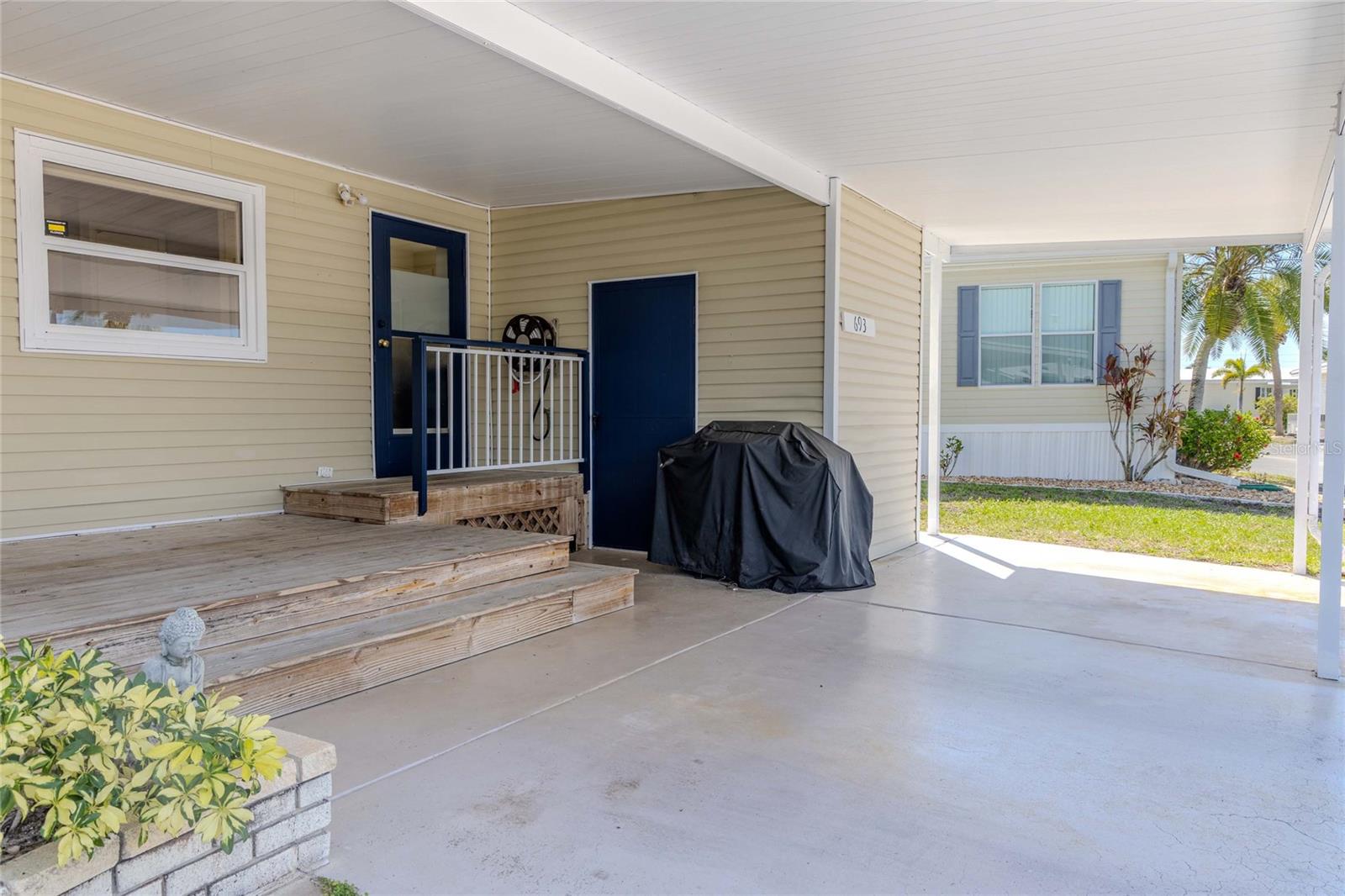 2100 KINGS HIGHWAY CRESCENT 693