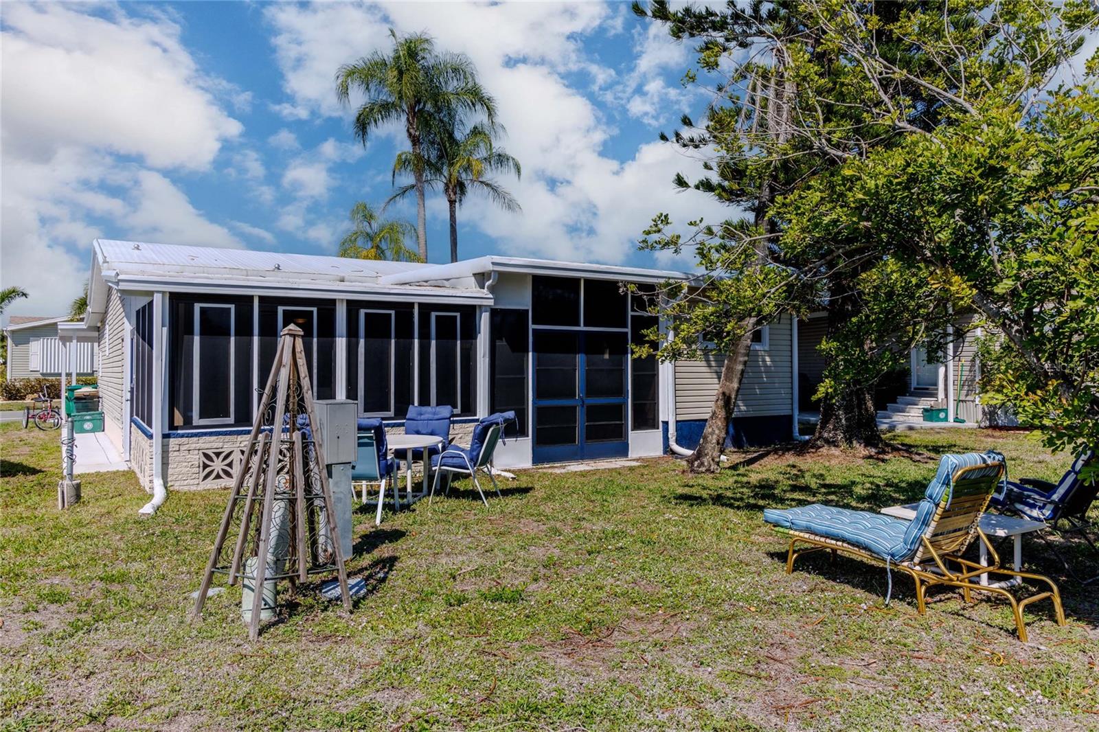 MAPLE LEAF ESTATES - Residential