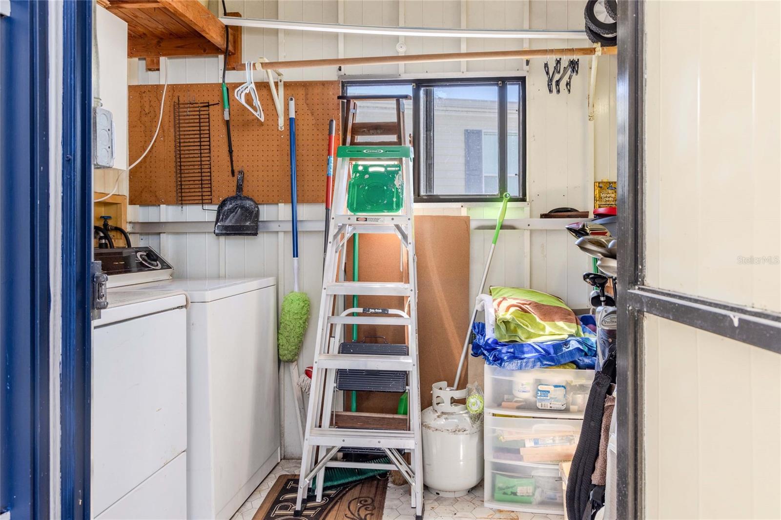 MAPLE LEAF ESTATES - Residential