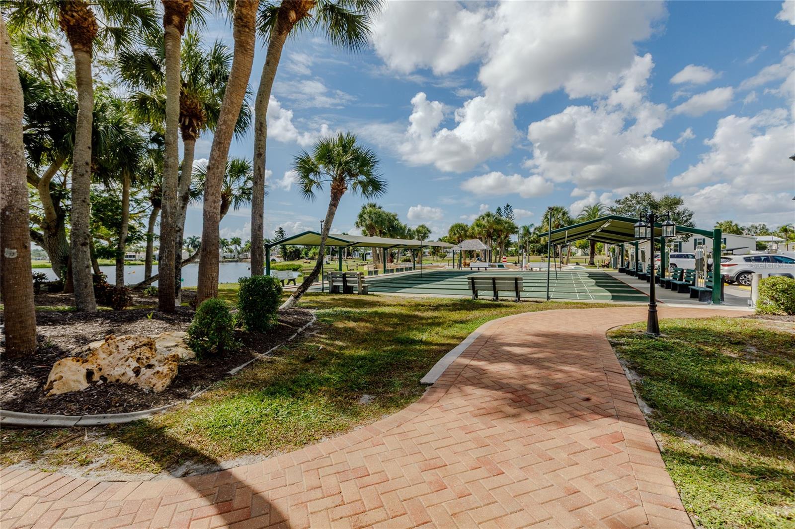 MAPLE LEAF ESTATES - Residential