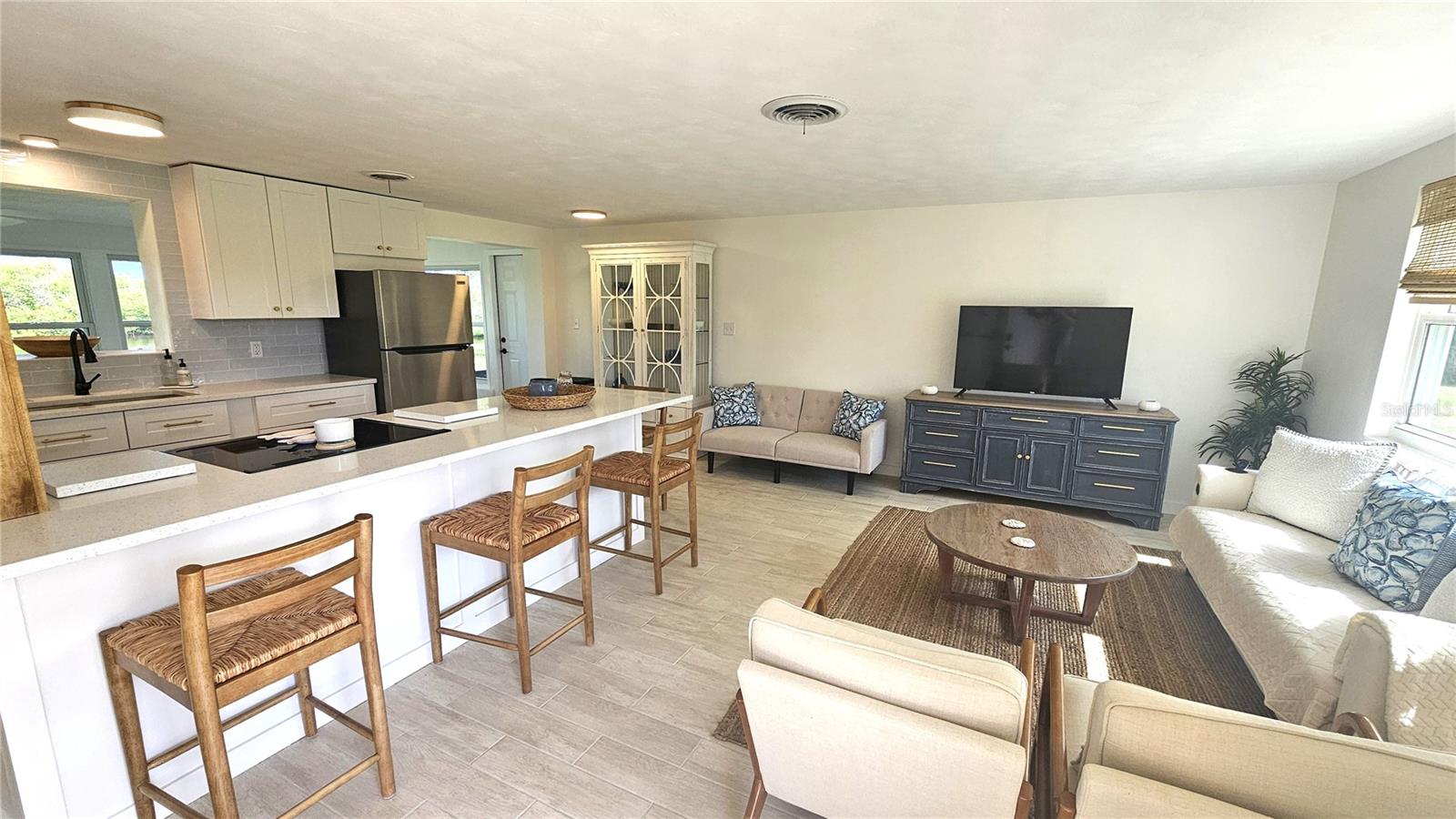 OXFORD MANOR 3RD ADD - Residential Lease