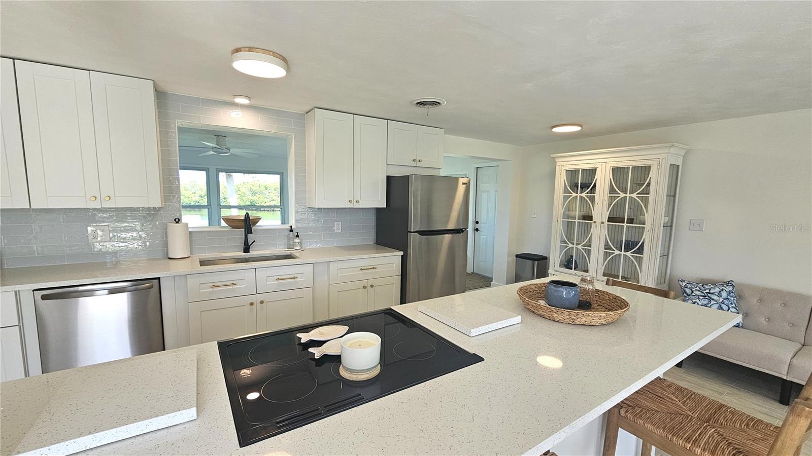 OXFORD MANOR 3RD ADD - Residential Lease