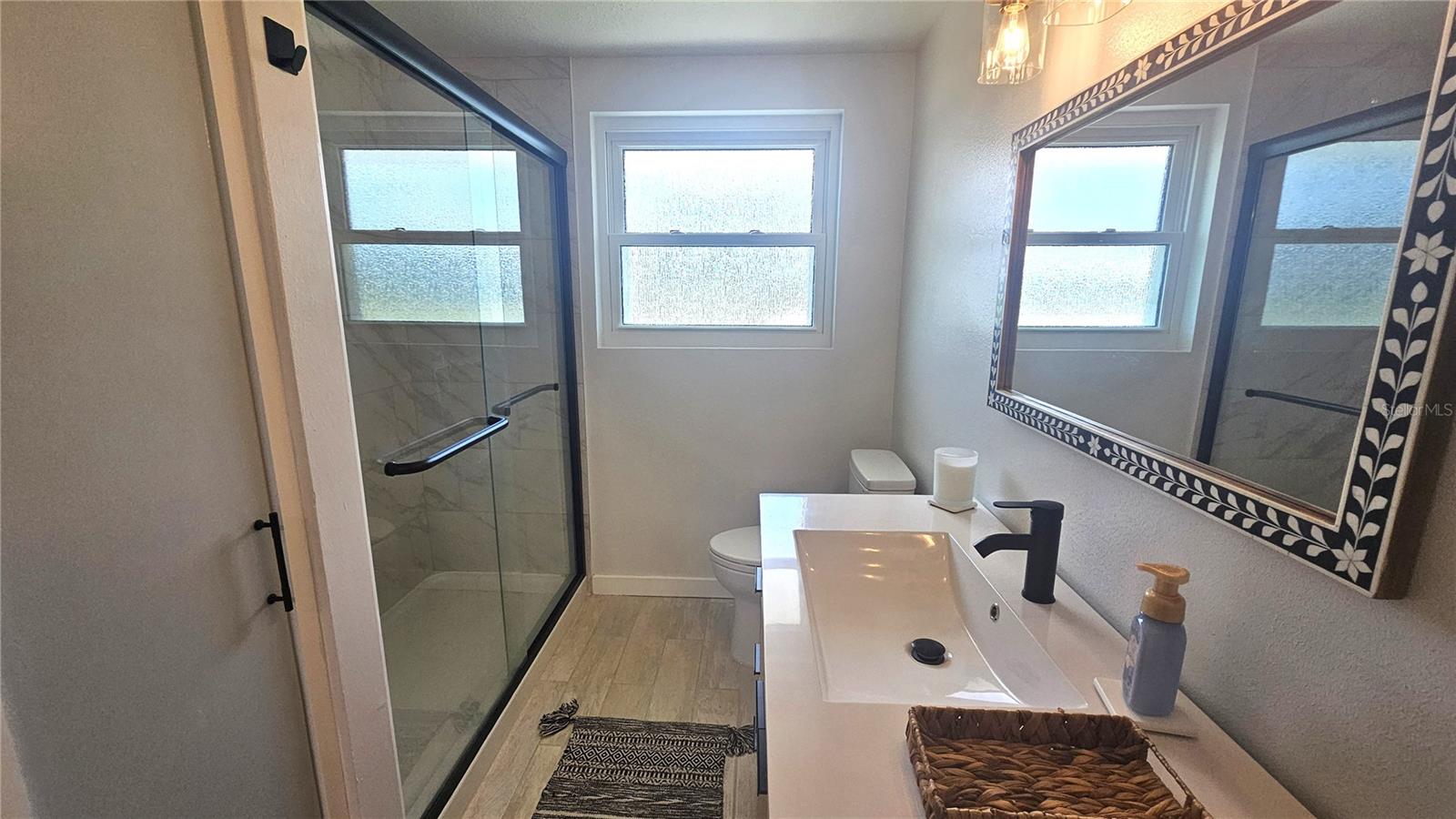 OXFORD MANOR 3RD ADD - Residential Lease