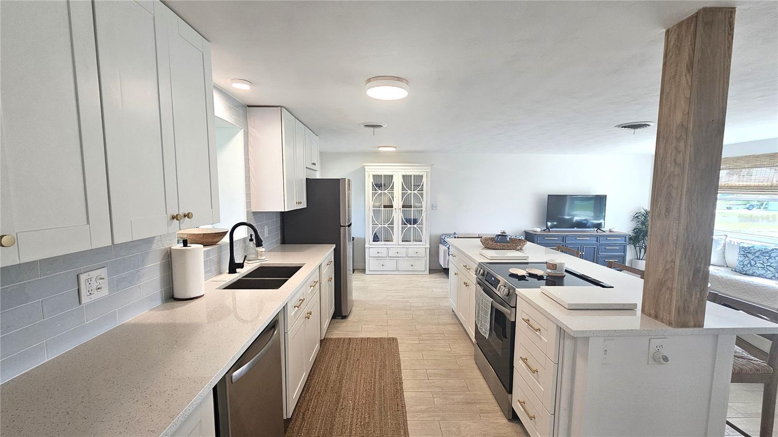 OXFORD MANOR 3RD ADD - Residential Lease