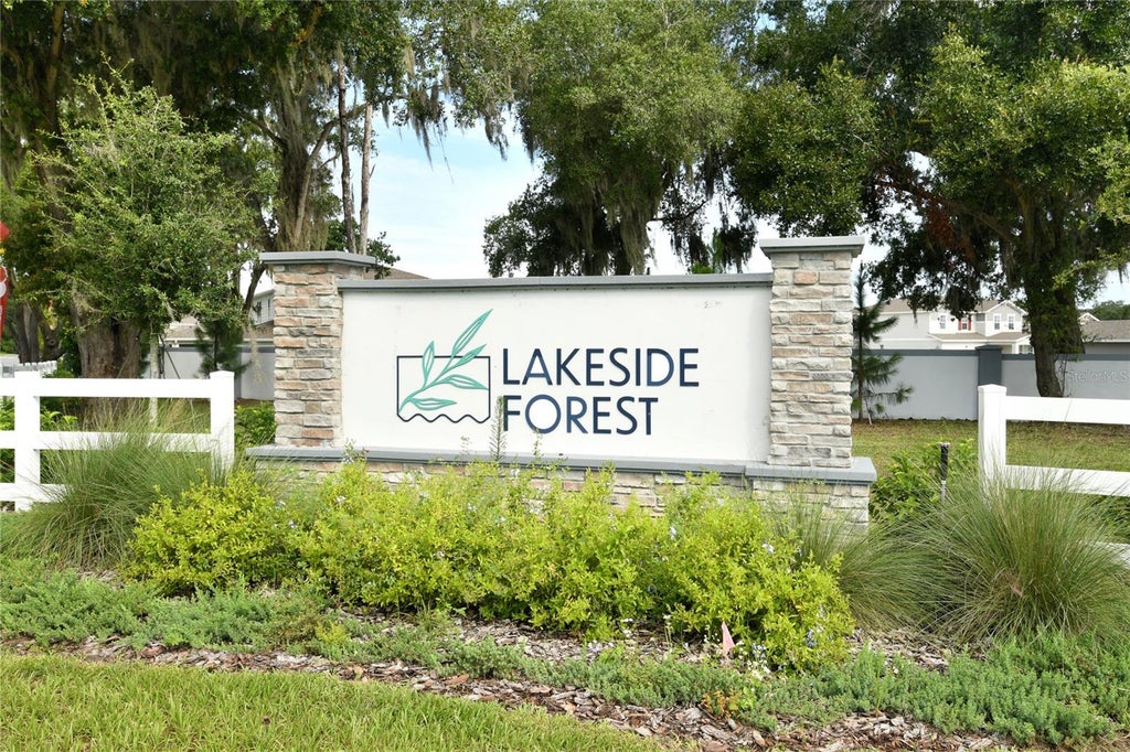 Photo of 3641 Sublett Loop, Tavares, FL 32778 (MLS # S5153391)