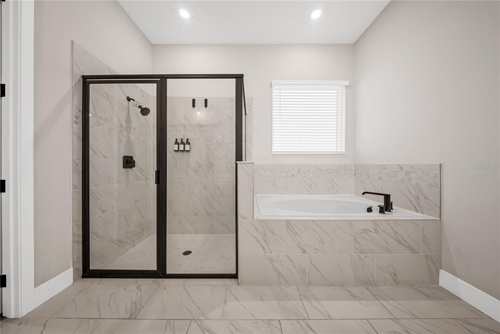 SILVERLEAF RESERVE/HAMLIN PH 2 - Residential Lease