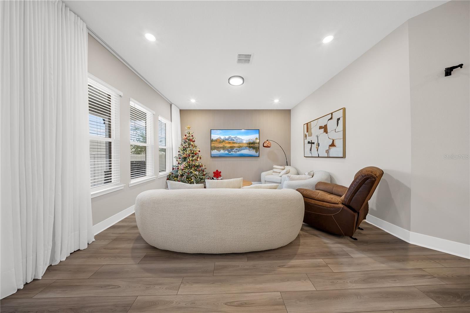 SILVERLEAF RESERVE/HAMLIN PH 2 - Residential Lease