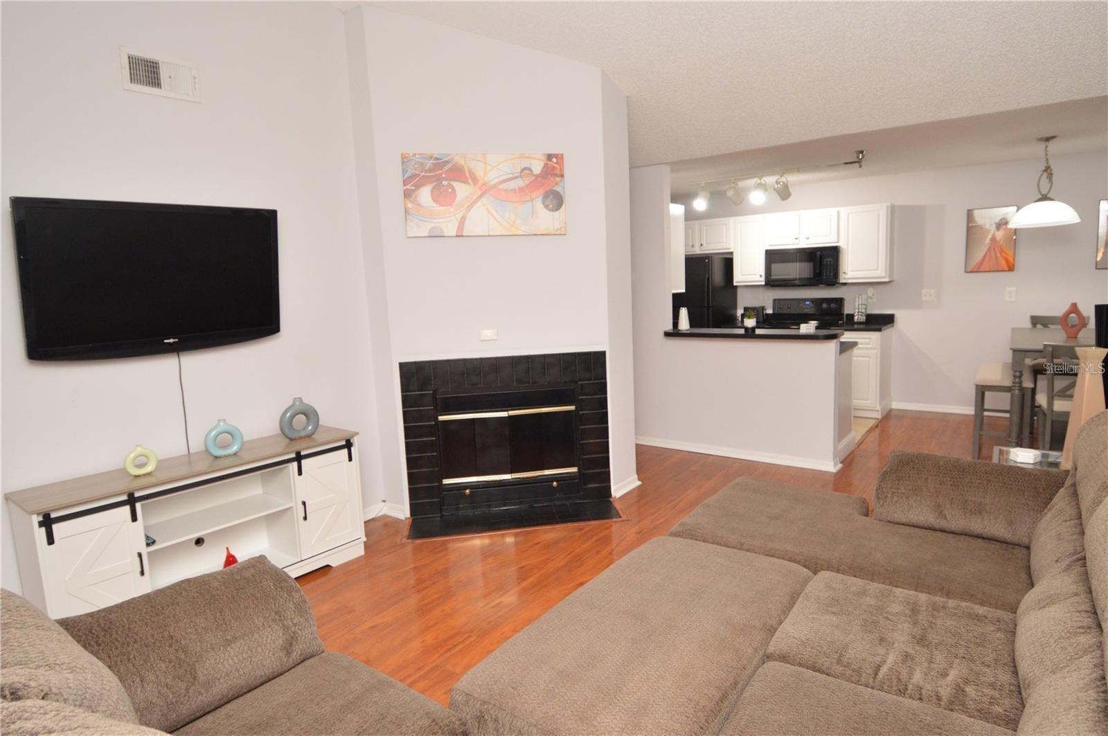 ITOPIA PRIVATE RESIDENCES CONDO - Residential Lease