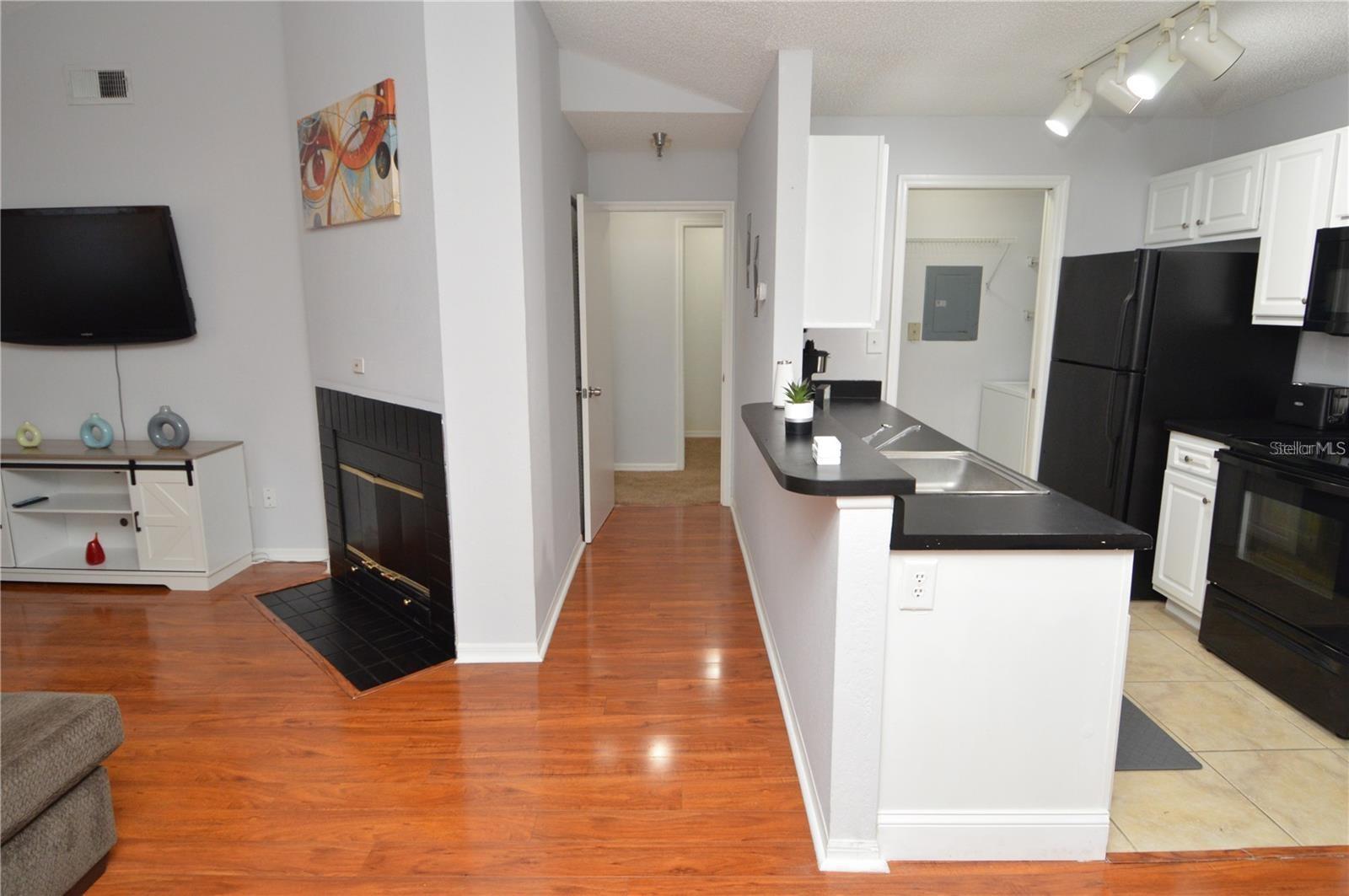 ITOPIA PRIVATE RESIDENCES CONDO - Residential Lease