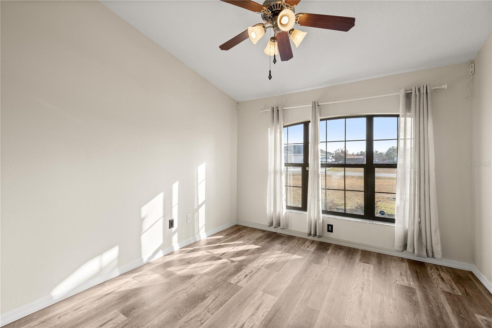 KINGSLAND COUNTRY ESTATE - Residential