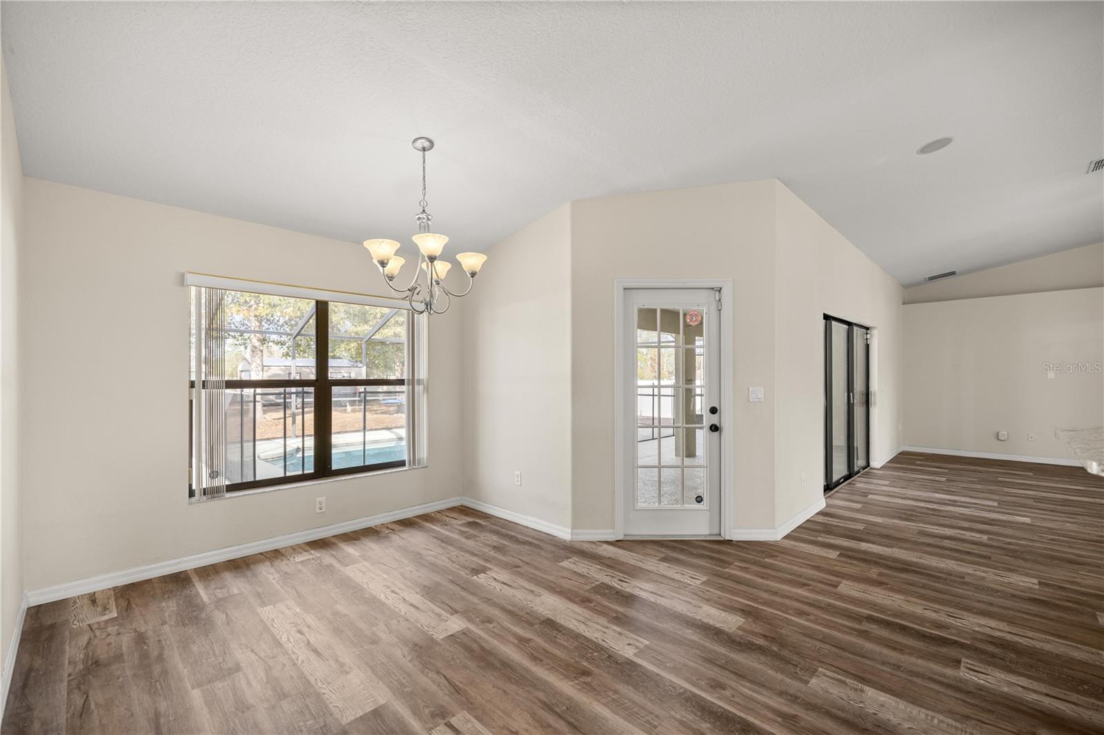 KINGSLAND COUNTRY ESTATE - Residential