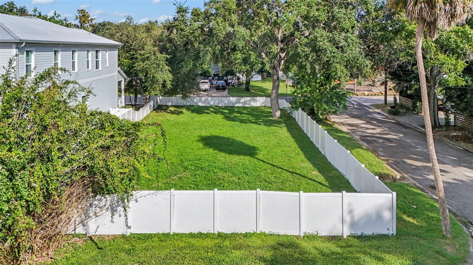 2902 N PERRY AVENUE