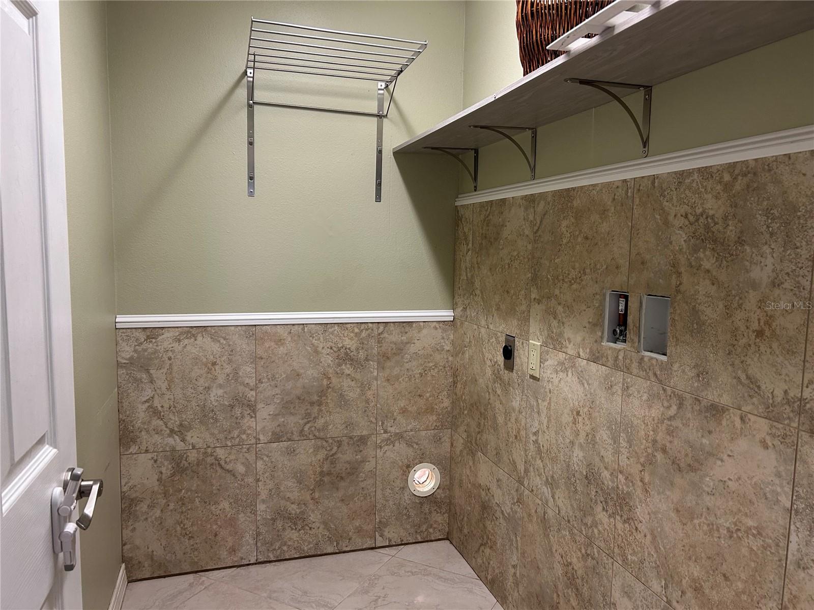 CRESTLINE - Residential