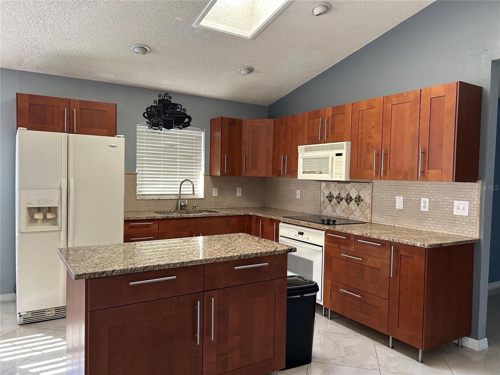 CRESTLINE - Residential