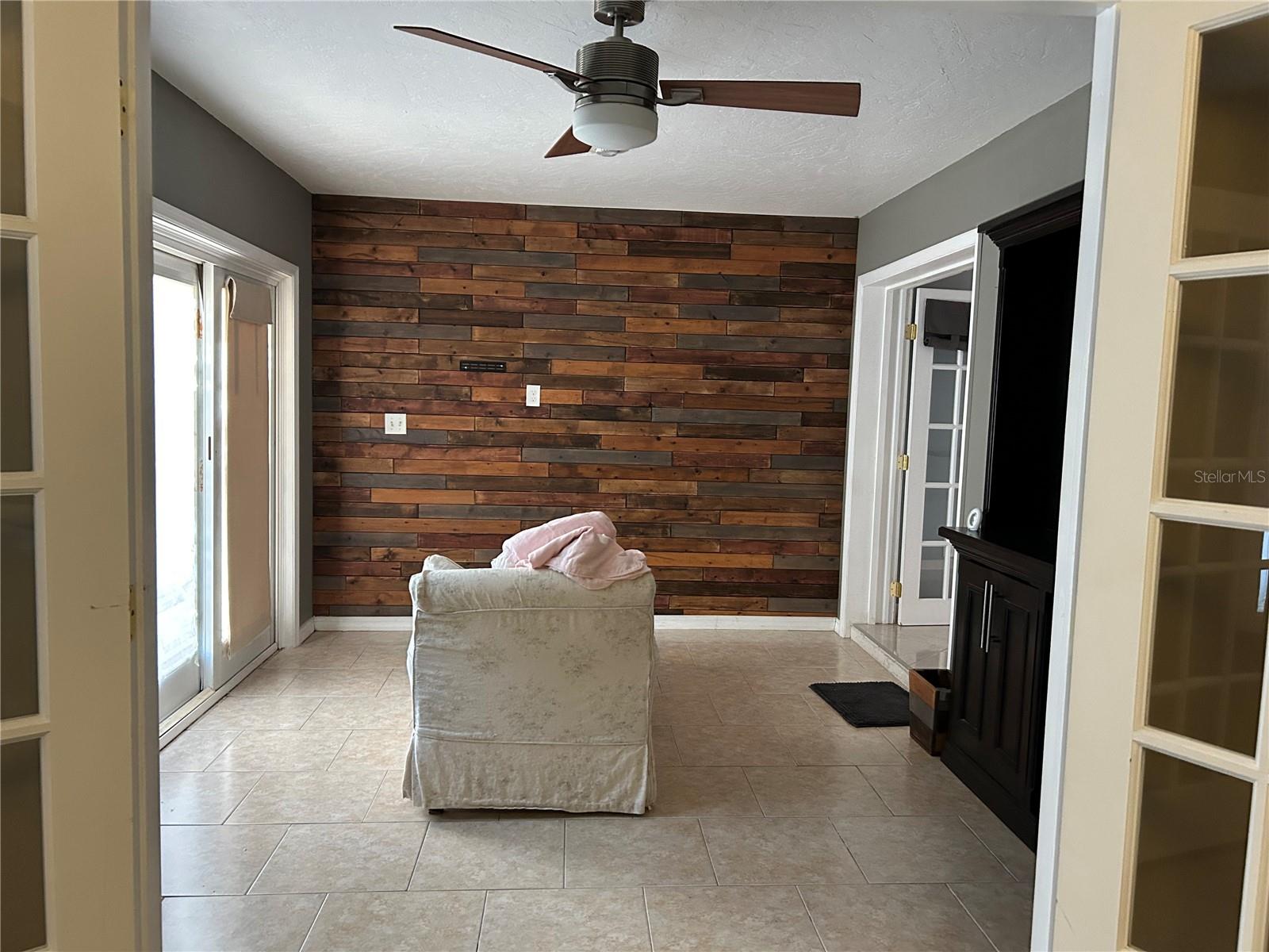 CRESTLINE - Residential