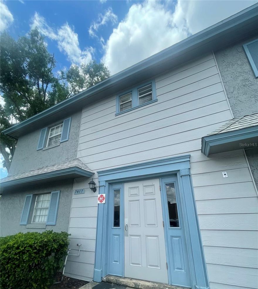 Cozy condo in The Colonies Community. This unit is Ground floor 1 bed 1bath with a community Pool. Ceramic Tile throughout the unit, stainless steal appliances, washer and dryer hookup with a porch area. Conveniently located close to supermarkets, shopping, Orlando airport and much more. You don't want to miss this opportunity. Contact us now!
