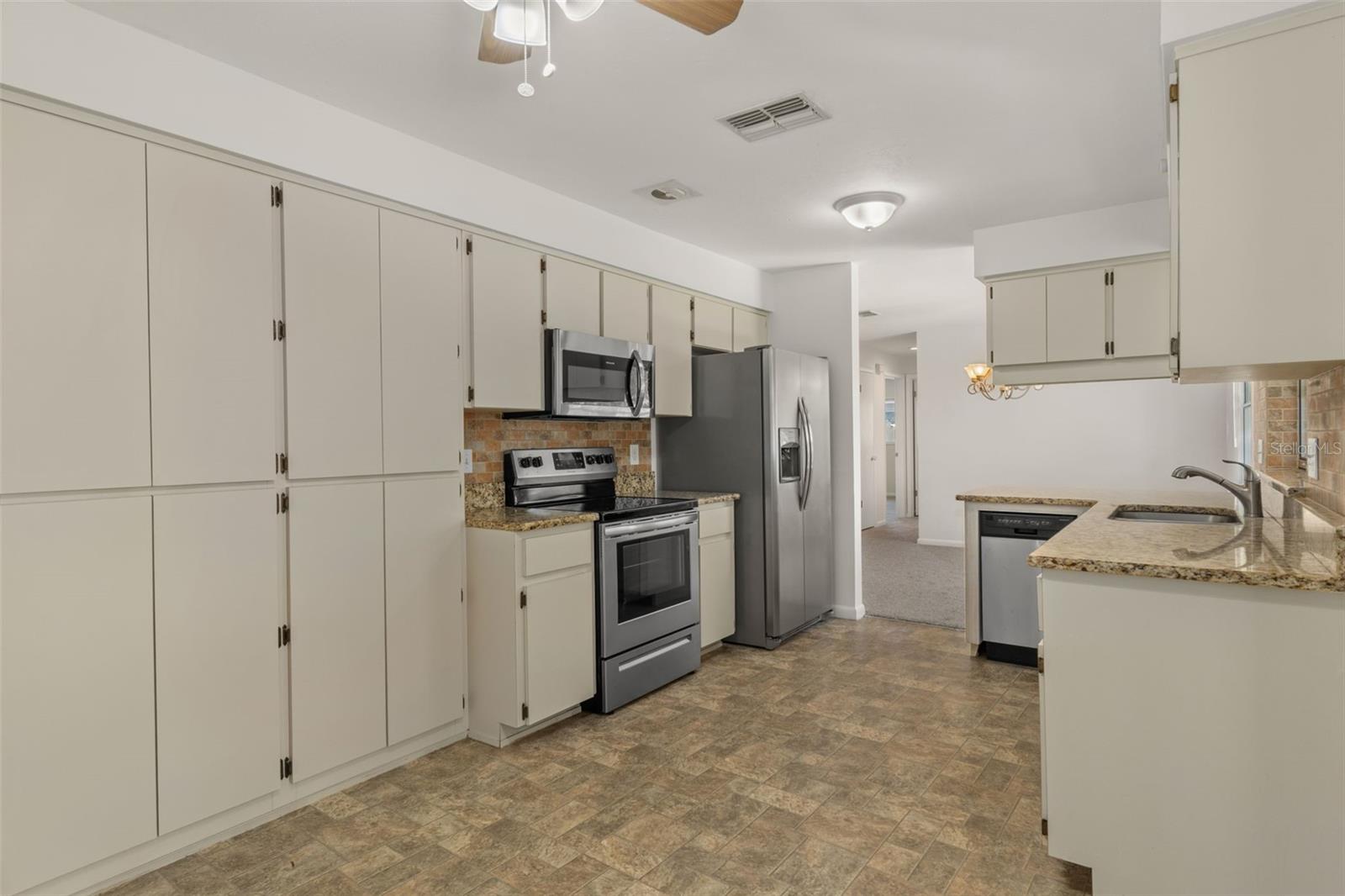 BEVERLY HILLS UNIT 08 PH 01 - Residential