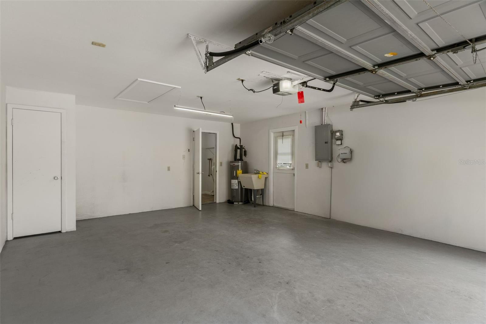 BEVERLY HILLS UNIT 08 PH 01 - Residential