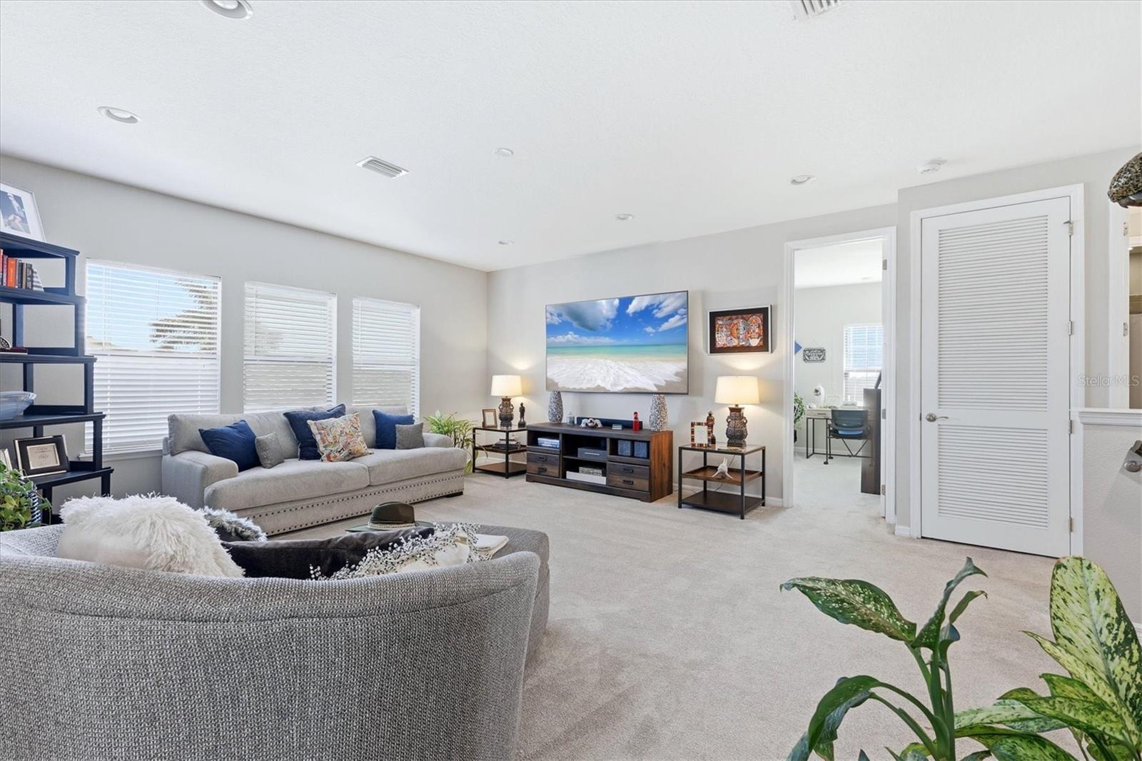 LEGENDS BAY - Residential