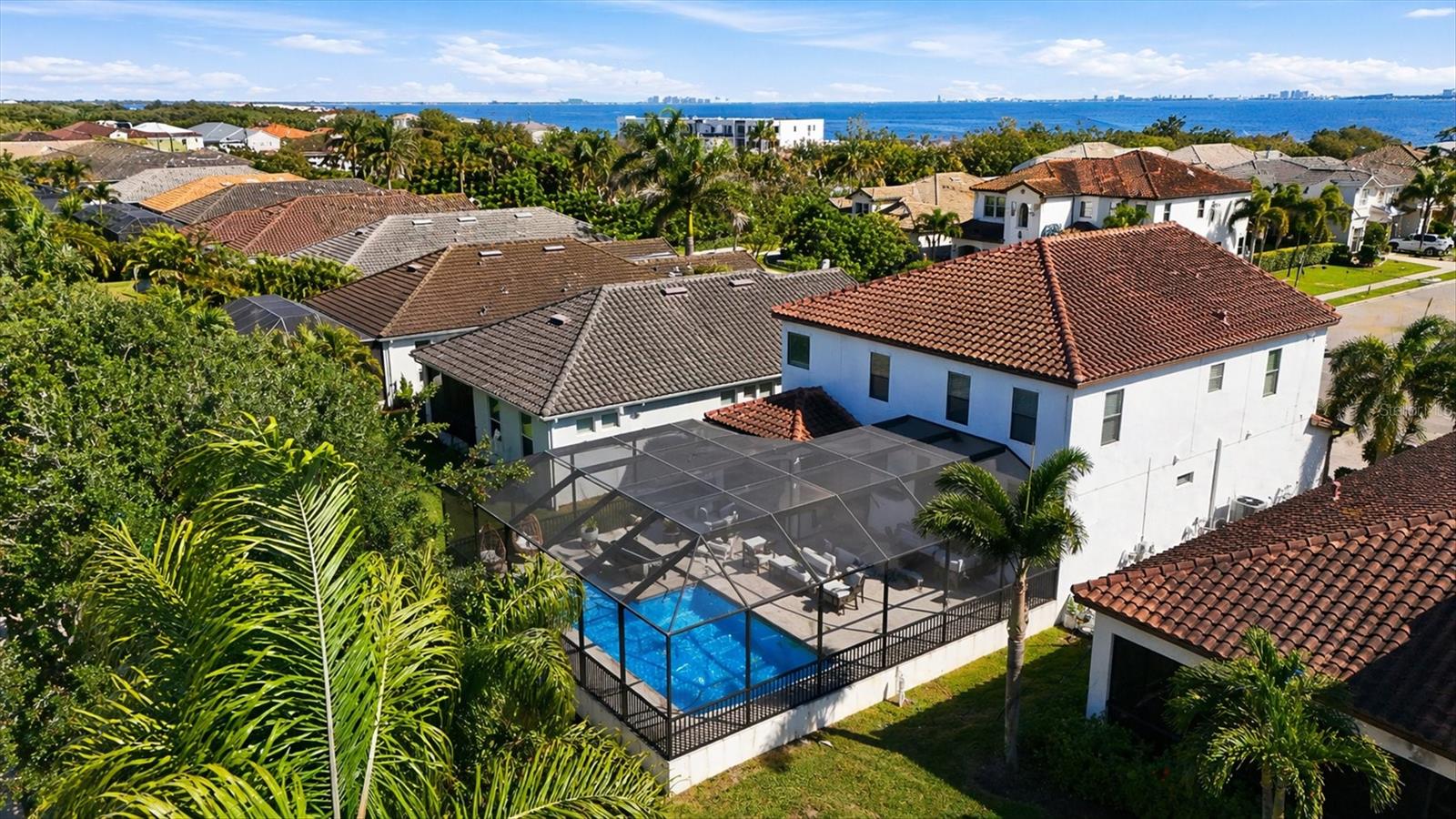 LEGENDS BAY - Residential