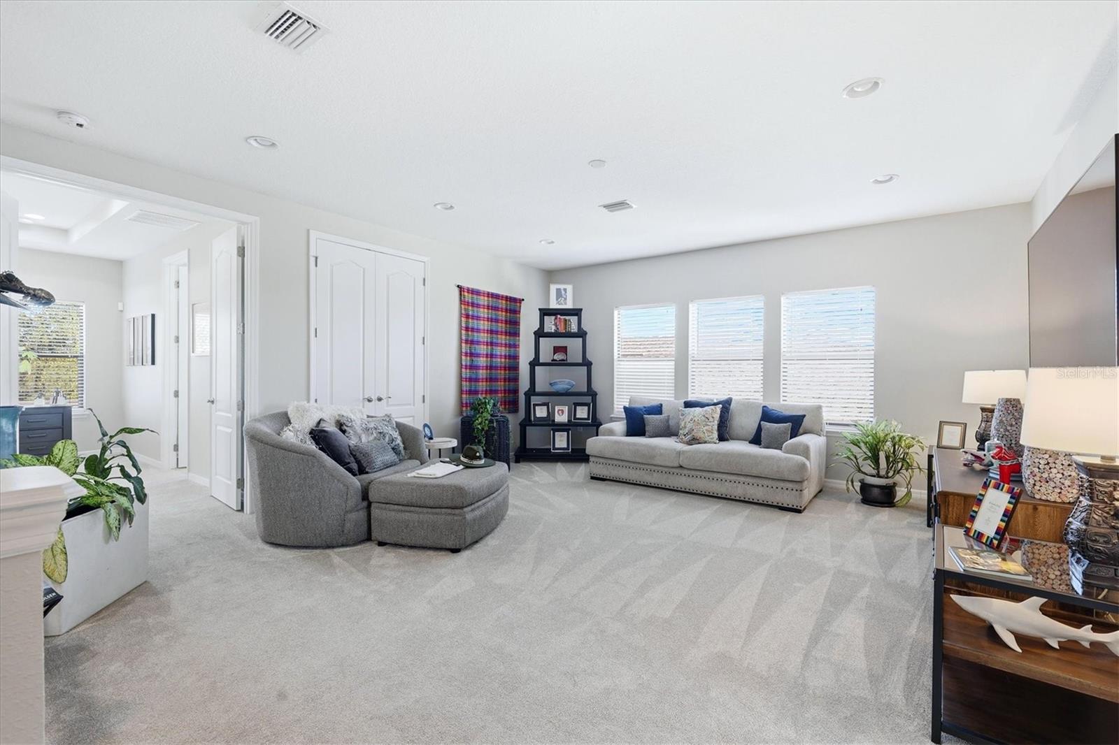 LEGENDS BAY - Residential