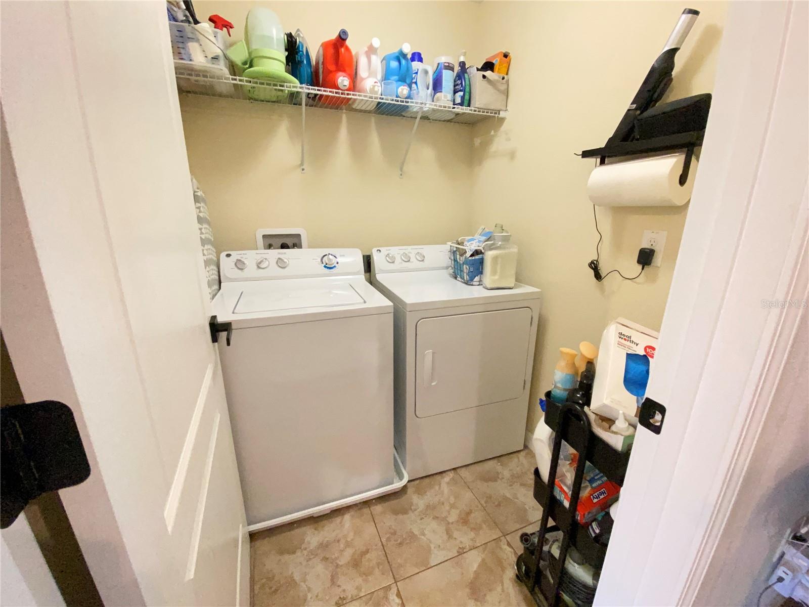 VERANDAH TWNHMS - Residential