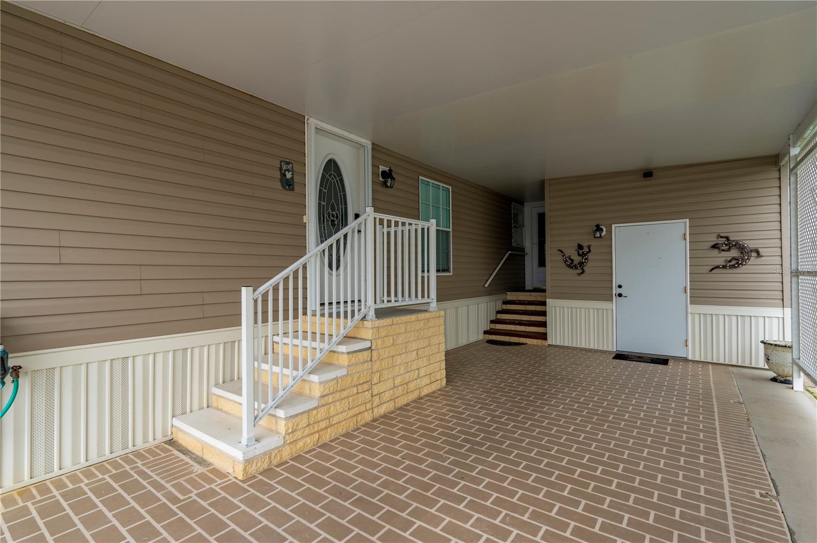 1000 KINGS HIGHWAY 389