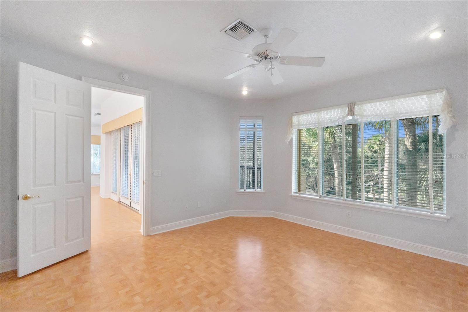 HOWEY MISSION SONOMA CONDO - Residential