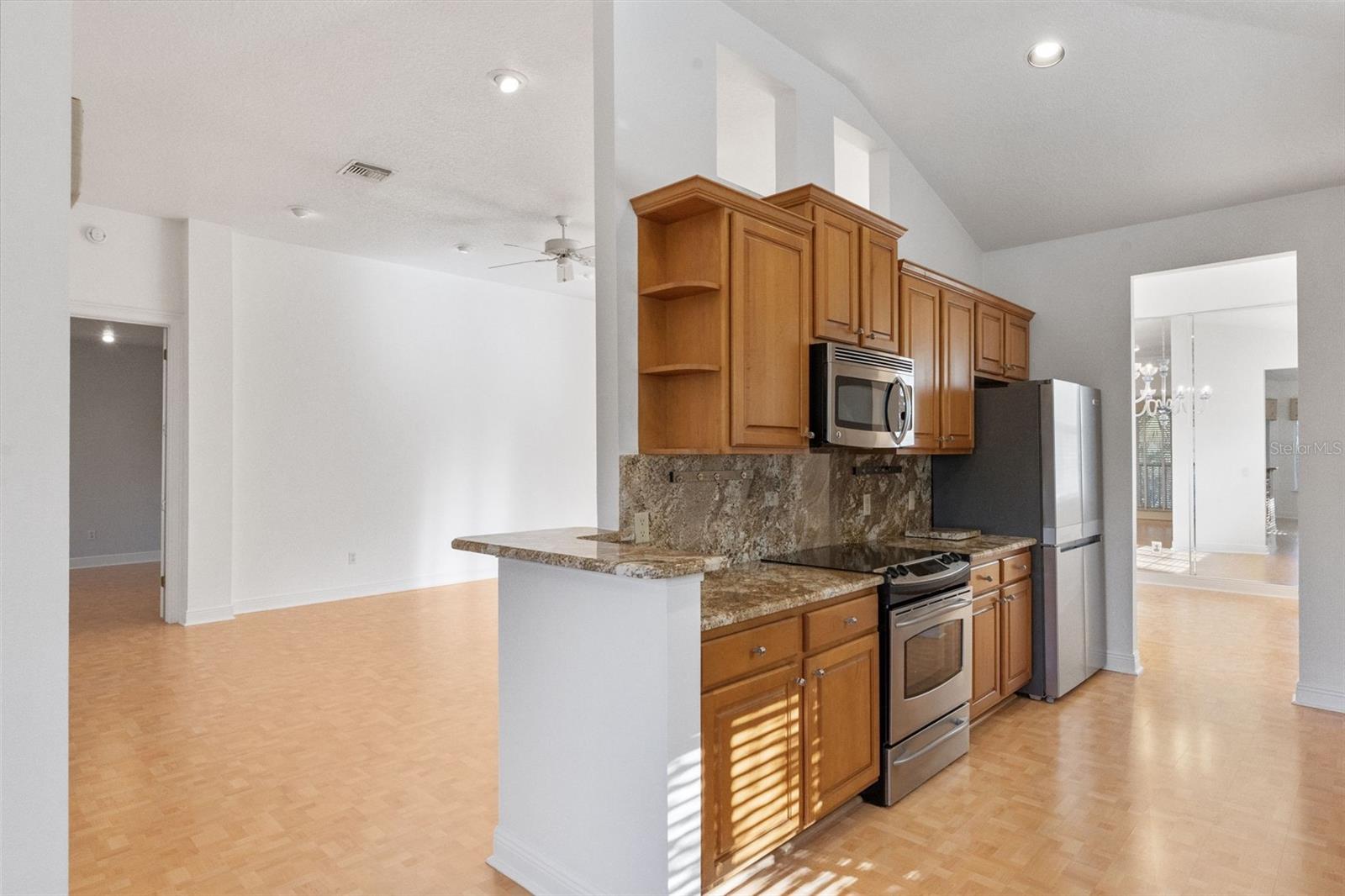 HOWEY MISSION SONOMA CONDO - Residential