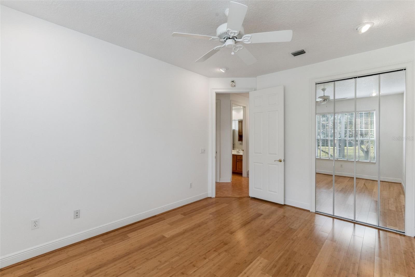 HOWEY MISSION SONOMA CONDO - Residential