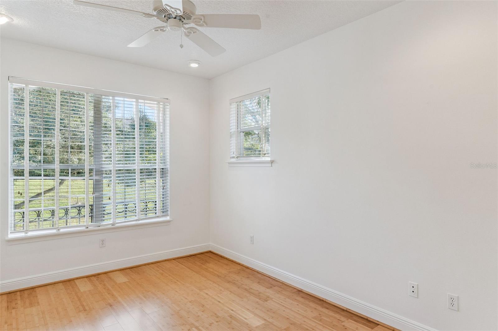 HOWEY MISSION SONOMA CONDO - Residential