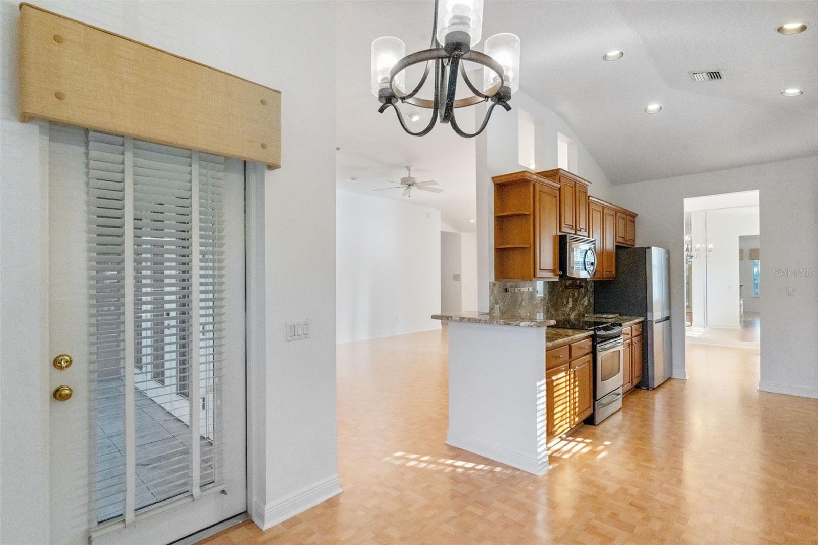 HOWEY MISSION SONOMA CONDO - Residential