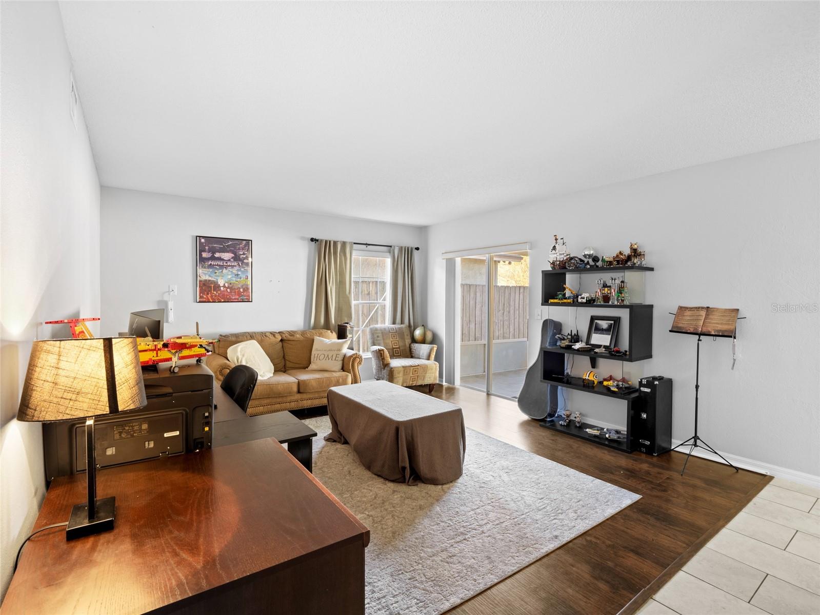 COUNTRY LANE - Residential