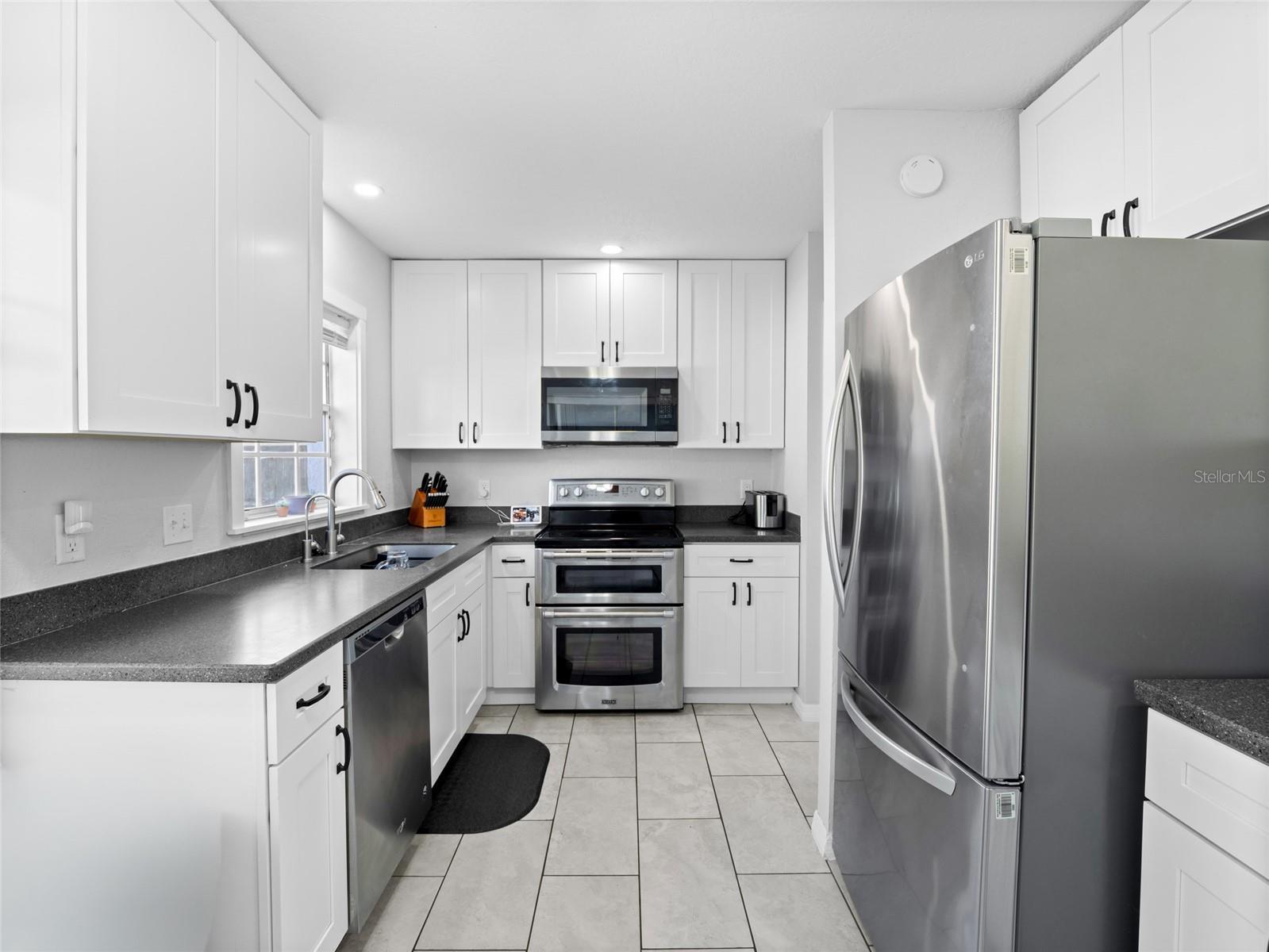 COUNTRY LANE - Residential