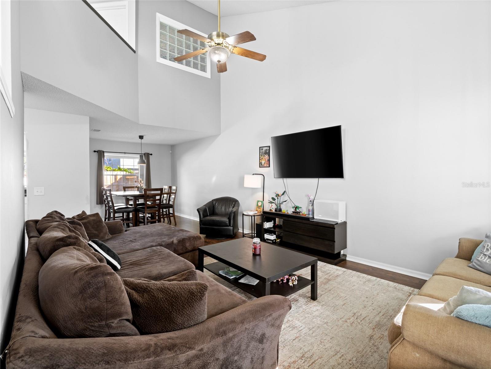 COUNTRY LANE - Residential