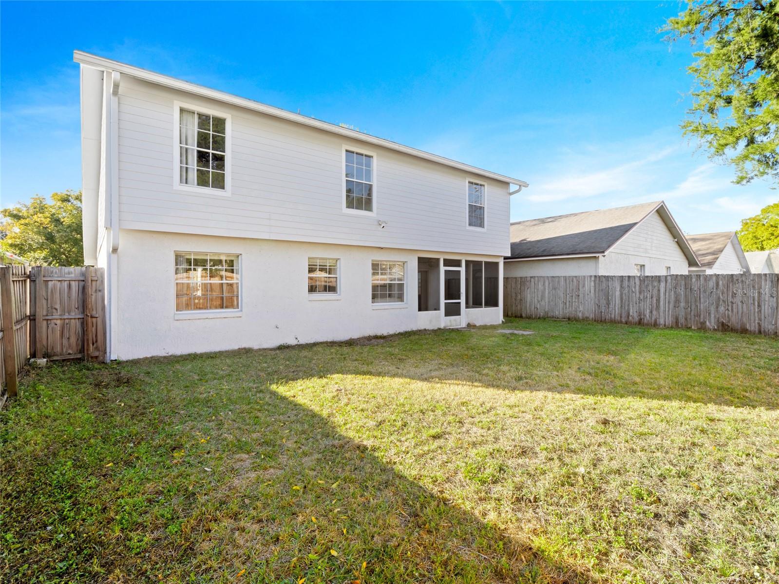 COUNTRY LANE - Residential